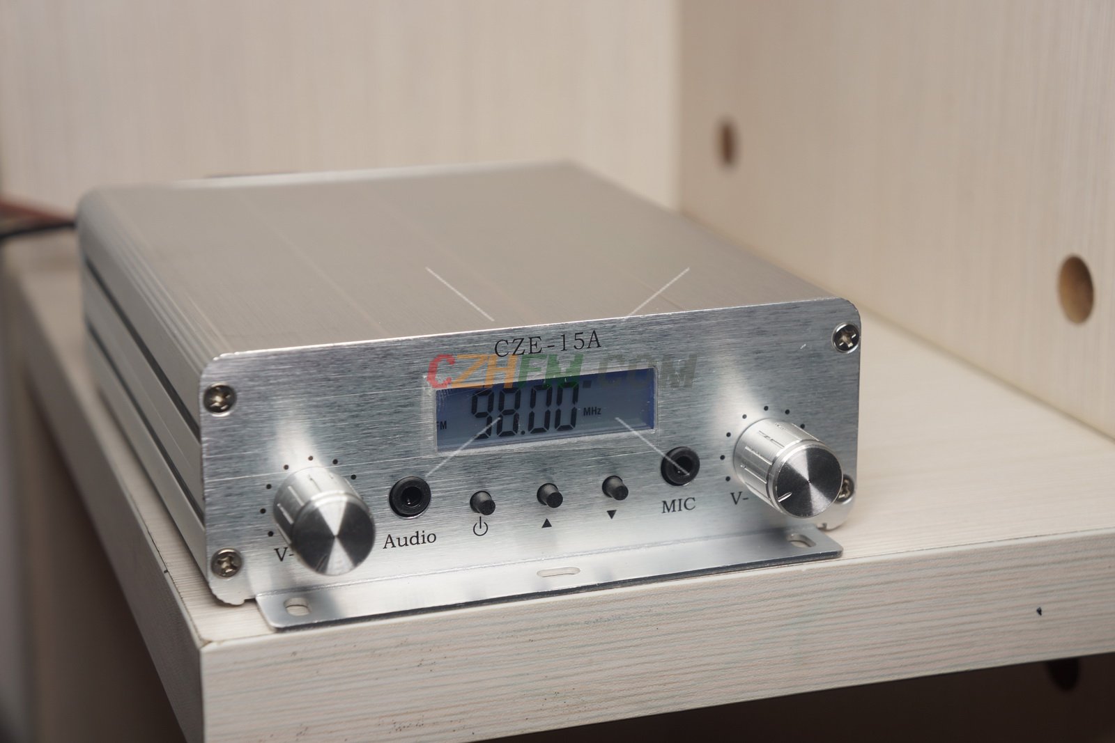 (image for) 15Watt Stereo FM Transmitter [CZE-15A] + Power Supply + Antenna