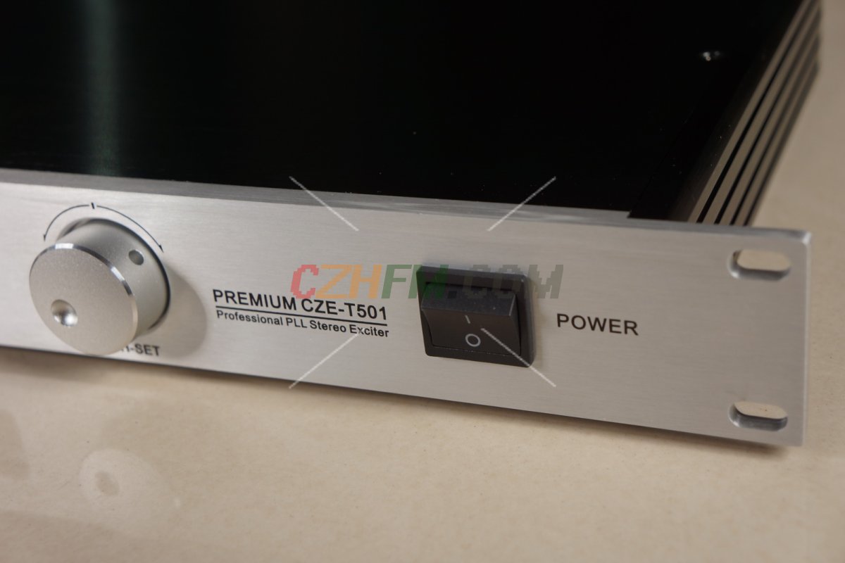 (image for) New 1U 0-50 Watt Professional FM Transmitter [CZE-T501] - Click Image to Close